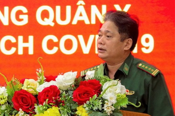 市邊防部隊黨委書記、政委阮維勝大校在儀式上發言。（圖源：德勝）