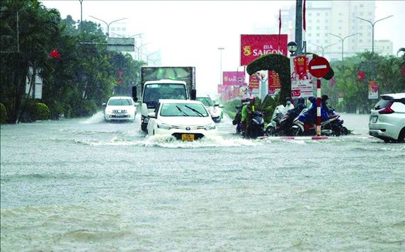 海防市強降雨致多處受淹