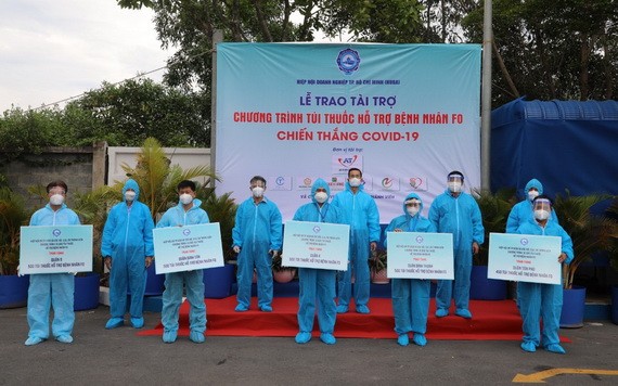 藥品轉贈儀式現場。（圖源：英豪）