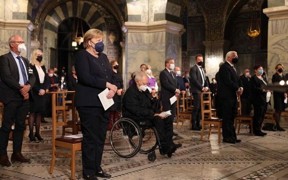 德國官方28日在西部北威州城市亞琛舉行儀式，悼念該國7月特大洪災中的180餘名遇難者。（圖源：互聯網）