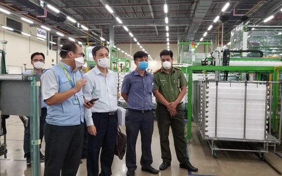 衛生部代表團前至市高科技園區三星公司（SEHC）視察疫情防控工作。