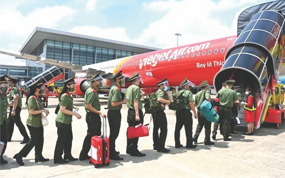 越捷運載近千名公安到本市抗疫