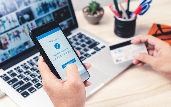 政府副總理要求國家銀行迅速主持、研究和完成二〇二一年至二〇二五年階段非現金 支付發展提案。