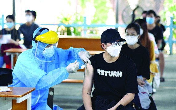 市民在接種疫苗。（圖源: 緣潘）