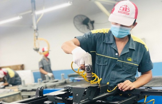 許多企業擔憂難以招到足夠工人以恢復生產。