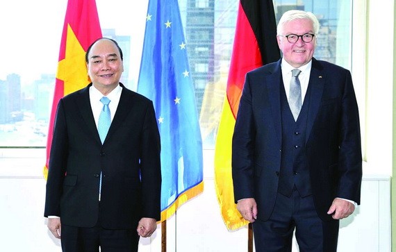 國家主席阮春福會見德國總統弗蘭克‧瓦爾特‧施泰因邁爾。（圖源: 越通社）