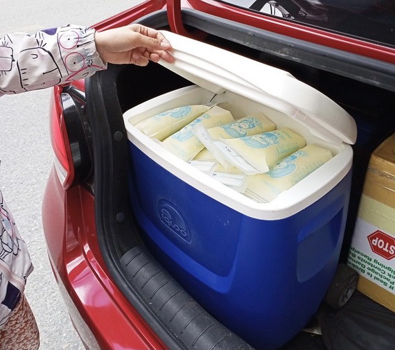 志願員採集母乳，力爭解決慈裕醫院母乳庫短缺的問題。