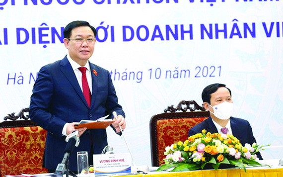 國會主席與越南企業家代表會晤