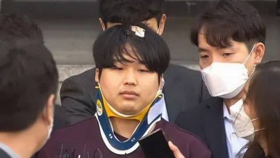 當地時間10月14日上午，韓國最高法院對“N號房”主犯趙主彬進行終審宣判，判處其42年有期徒刑。（圖源：視頻截圖）