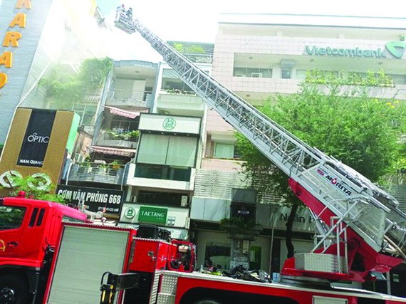 第十郡某卡拉 OK 店失火