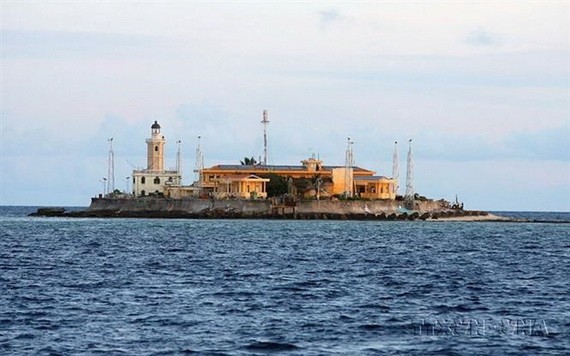 潘榮島以武裝力量英雄烈士阮潘榮命名。 1968年3月，阮潘榮在胡志明小道慶和省寧雲鄉島礁範圍內執行任務時英勇犧牲。（圖源：越通社）