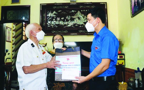 銘記無編號船隊退伍軍人與烈士家屬恩情