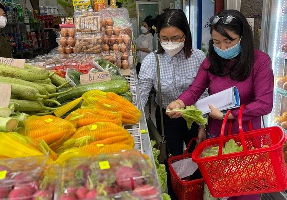 第六郡婦聯會推廣無公害食品店模式