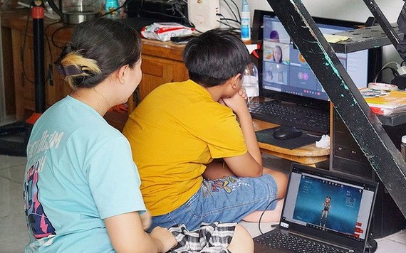 別讓線上學習的孩子感到“孤獨”和被忽視。