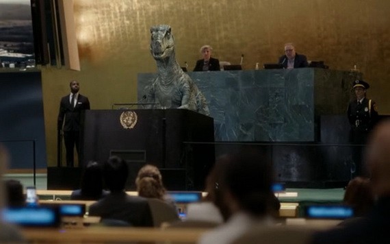 短片中恐龍空降聯合國，警告人類必須正視氣候變化，不要選擇滅絕。（圖源：互聯網）