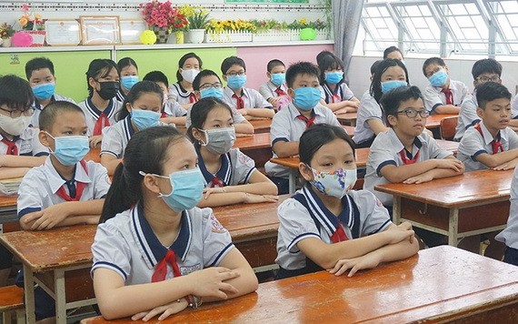 線上學習了幾個月，可以返校復課會積極影響 許多學生。