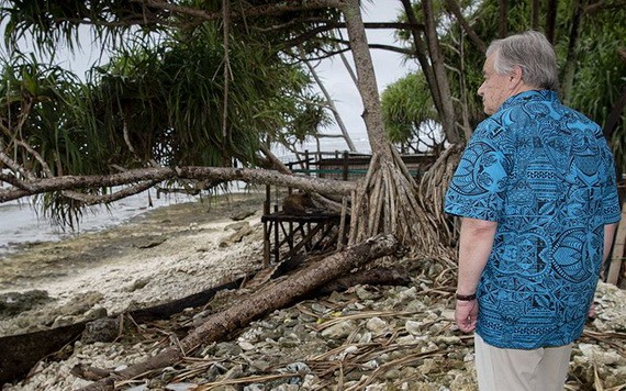 聯合國秘書長古特雷斯訪問圖瓦盧，作為南太平洋之旅的一部分，以關注氣候變化問題。（圖源：聯合國）