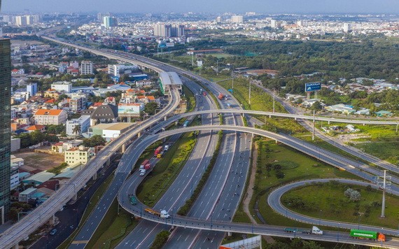 本市需龐大資金以逐步完善交通系統。