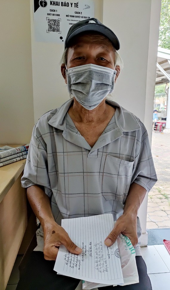 新冠病毒患者昏迷不醒 ảnh 1