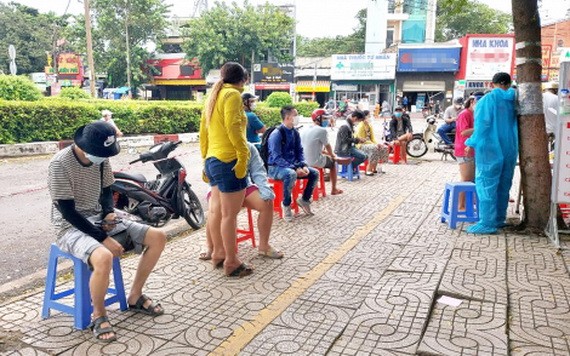 私立醫療單位的檢測費過高導致貧困者更加困難。