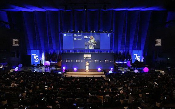 這是11月12日在法國巴黎拍攝的聯合國教科文組織成立75週年慶典活動現場。（圖源：新華社）