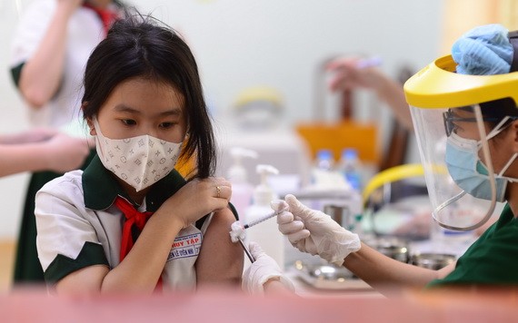 本市預計22日起為12至17歲少年進行第二批新冠疫苗接種。（示意圖源：光定）
