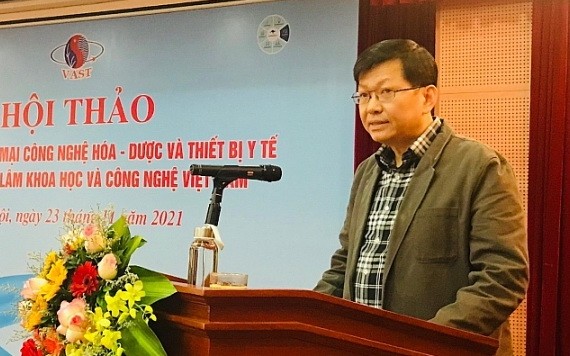 技術應用與開展委員會主任潘進勇副教授在研討會上致開幕詞。（圖源：工商報）