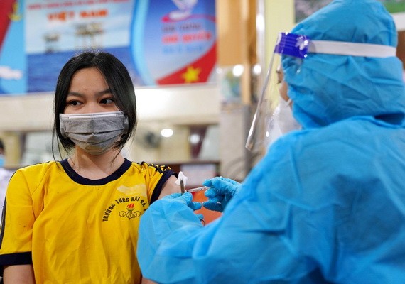 完成全劑量疫苗接種仍然是預防新冠肺炎病毒的最有效措施。