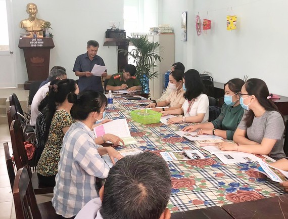 第七郡所屬一個黨支部在第四波新冠肺炎疫情爆發之前舉行黨會議。