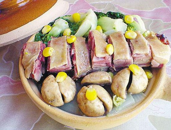 美味煲仔菜 臘鴨腿蘑菇什錦煲