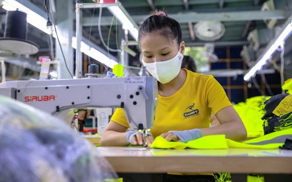 受新冠疫情影響，估計二〇二二壬寅年春節獎金將低於去年。