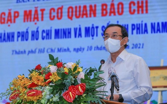 市委書記阮文年在會議上發言。（圖：勇方）