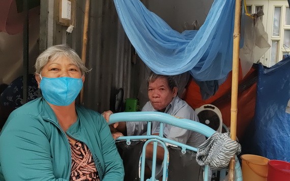 何氏妹與丈夫任文生等錢治病。