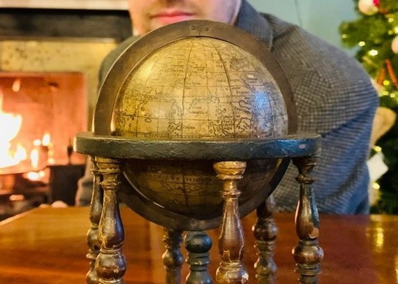 古老地球儀被高價拍出