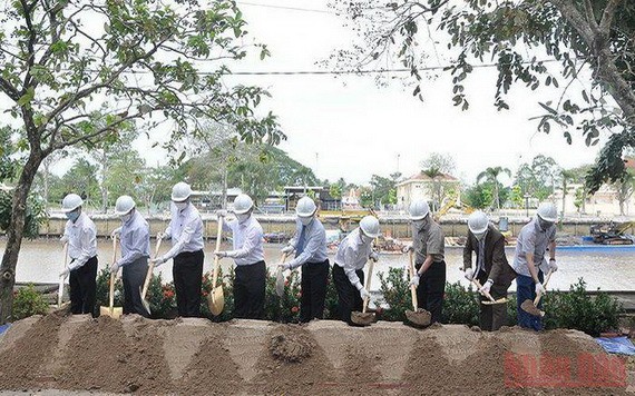 米市涌改建項目二期工程動工儀式。（圖：人民報）