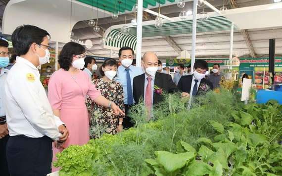 230 家知名品牌企業參加展銷會