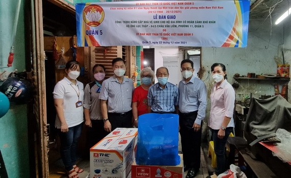 兩華人貧戶獲修葺洗手間