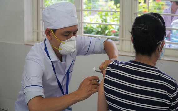 各省市加快新冠疫苗接種工作。（圖：HCDC）