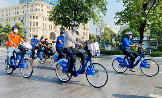 位於市中心的公共自行車系統。