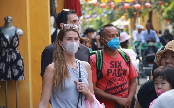 全國７個地方試行接待國際遊客。