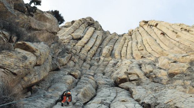 世界上最難爬的魔鬼塔 ảnh 1