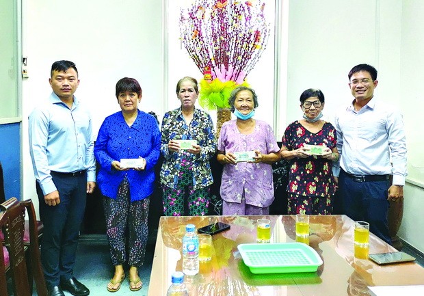 慈善組工作一年回顧  慶幸有您！ ảnh 3