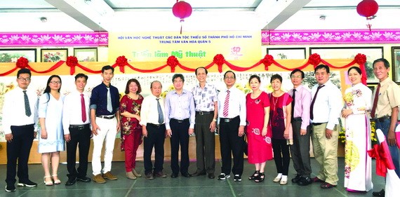 市各民族文學藝術協會元宵節書畫家交流活動。