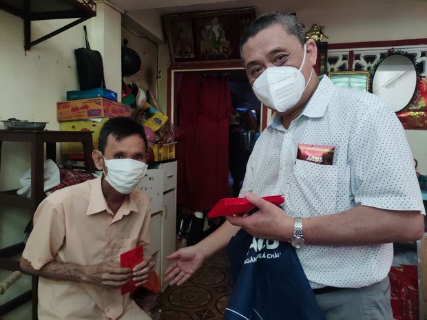 梁栢滔先生資助貧病者３億元 ảnh 1