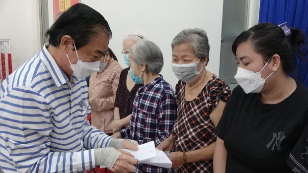 華人同胞獲贈送春節禮物 ảnh 1