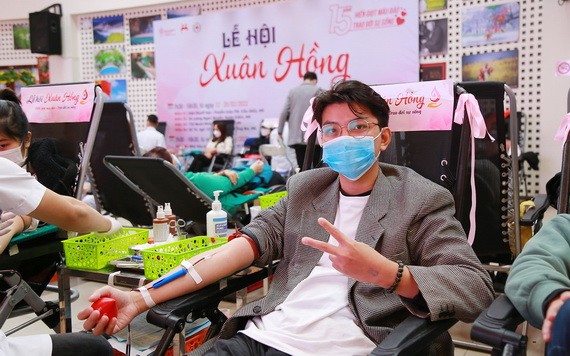 志願者踴躍參加了“2022年春紅盛會”活動，弘揚捐血救人精神。（圖：功勝）