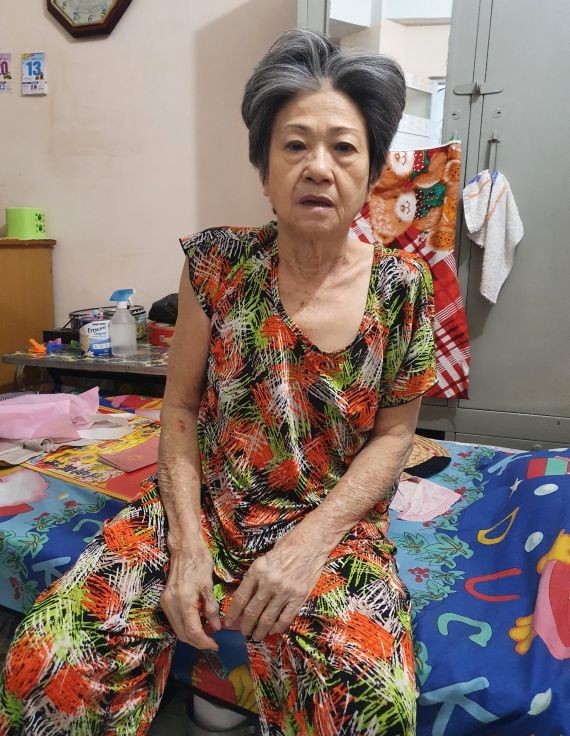 李華芳每時每刻都在忍痛。