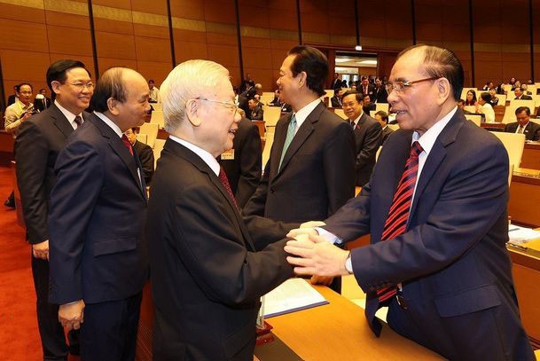 阮富仲總書記與國家領導原領導出席會議。（圖：越通社）