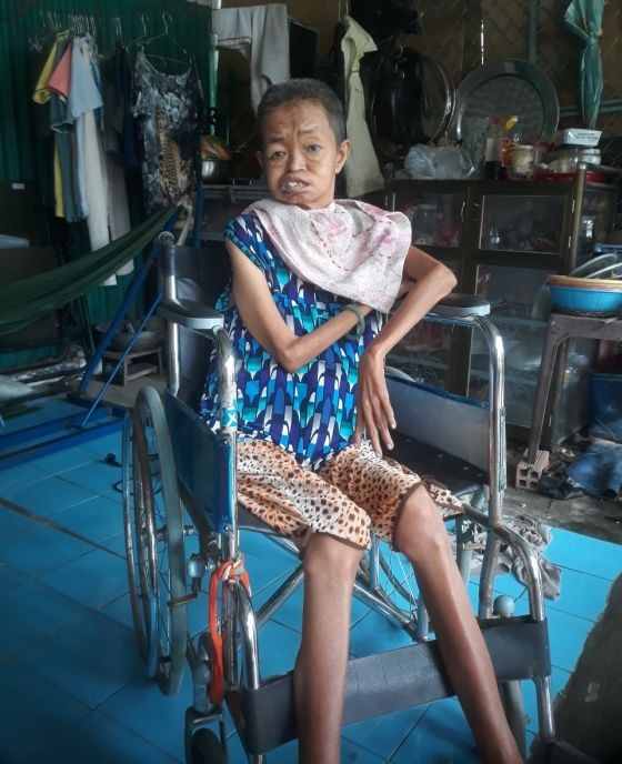 阮氏享中風後必須坐輪椅，生活不能自理。