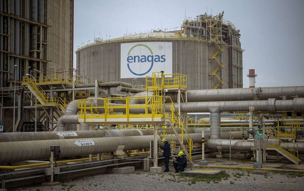 西班牙巴塞隆納一家大型液化天然氣工廠內部。（圖：Getty Images）